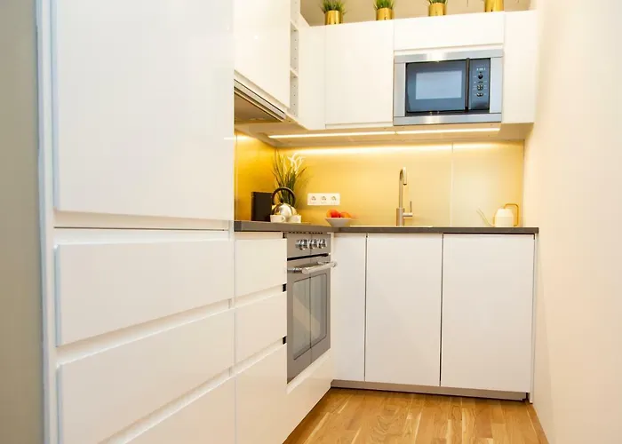 Apartment Cozy & Cool * 5 Min To Center *